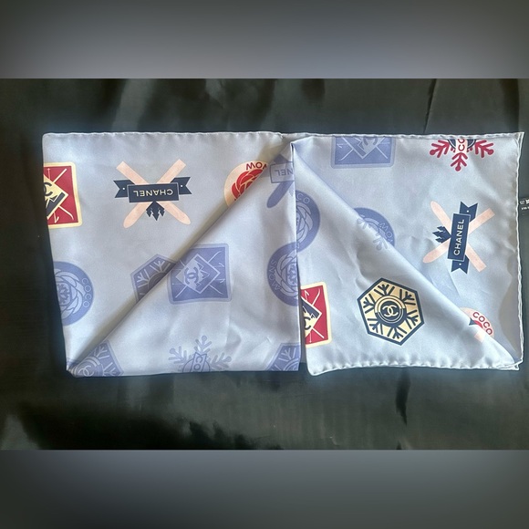 CHANEL White and Multicolor Scarf - Picture 6 of 15